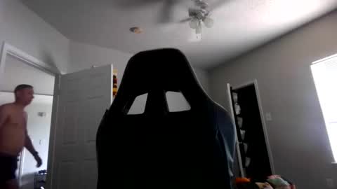 Snapshot of cmypenis chatting on June 4, 6:58 pm Master Bates online show from June 4, 6:58 pm