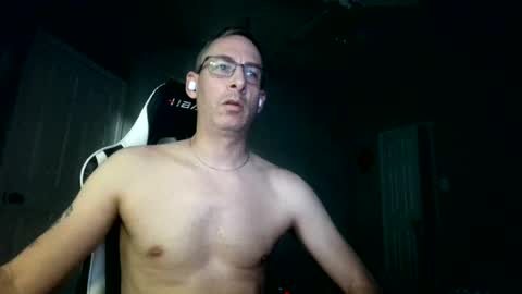Snapshot of cmypenis chatting on August 7, 3:41 am Master Bates online show from August 7, 3:41 am