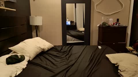 Snapshot of coachbate chatting on October 18, 9:48 pm CoachBate online show from October 18, 9:48 pm