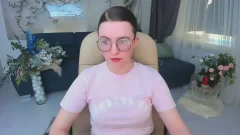 Molly online show from June 22, 5:15 am