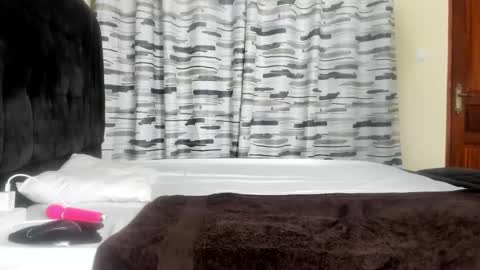 Snapshot of coco_leila chatting on February 10, 3:13 am coco_leila online show from February 10, 3:13 am