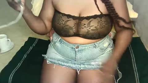 Snapshot of coco_vibes chatting on May 14, 10:00 am Zuri online show from May 14, 10:00 am