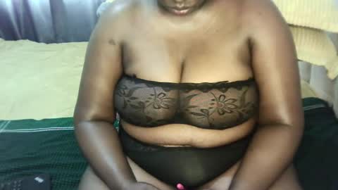 Snapshot of coco_vibes chatting on May 28, 10:56 am Zuri online show from May 28, 10:56 am