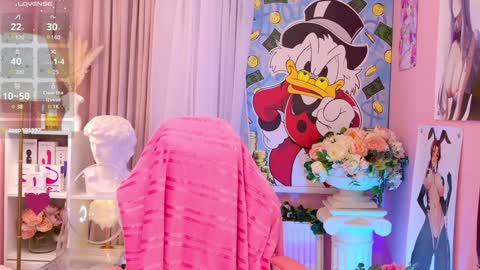 Mia online show from December 6, 7:34 pm