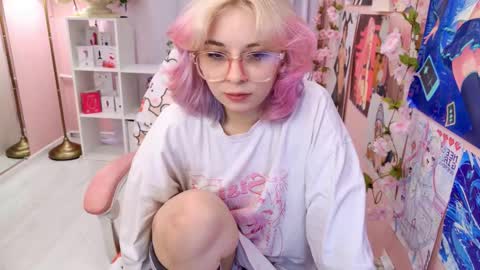 Snapshot of coconut_mia chatting on October 11, 1:53 pm Mia online show from October 11, 1:53 pm