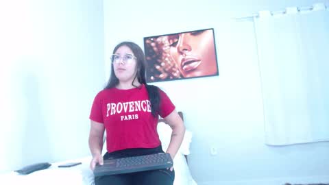 Snapshot of coconutt_oil chatting on February 9, 9:46 am coconutt_oil online show from February 9, 9:46 am