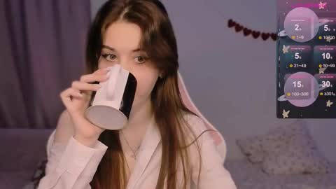 Snapshot of coddleweeper chatting on October 16, 2:40 pm Hello guys my name is Coddle online show from October 16, 2:40 pm