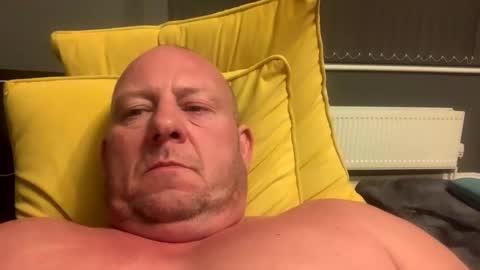 col4nows online show from October 1, 9:54 pm