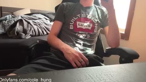 cole_hung online show from July 20, 8:00 pm