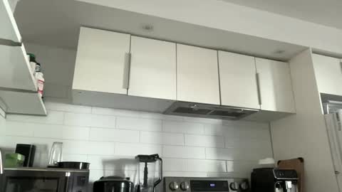 Cole online show from November 19, 5:24 pm