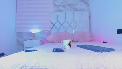 colett online show from October 30, 12:17 pm