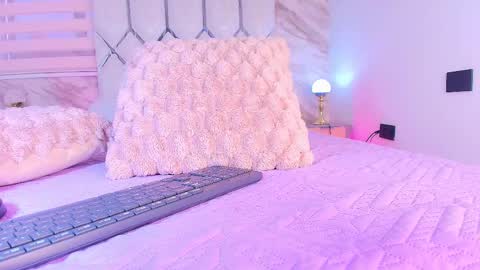 colett online show from November 28, 12:08 pm