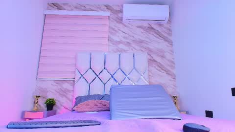 colett online show from February 28, 11:55 am