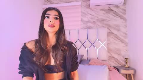 colett online show from April 6, 11:55 am