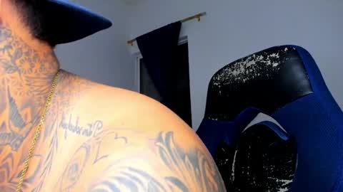 colin_fox1 online show from April 30, 1:34 am