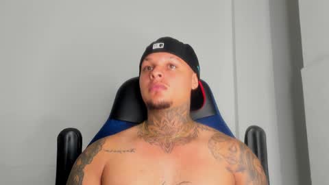 Snapshot of colin_prince2 chatting on December 30, 5:37 am COLIN online show from December 30, 5:37 am