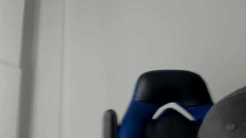 Snapshot of colin_prince2 chatting on December 31, 3:23 am COLIN online show from December 31, 3:23 am