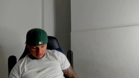 Snapshot of colin_prince2 chatting on February 26, 9:27 pm COLIN online show from February 26, 9:27 pm