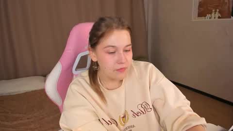 Collen Mon Tue Wed Thu Fri GMT 3 0300am - 0900am  online show from October 1, 4:57 pm