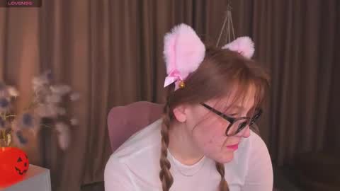 Collen Mon Tue Wed Thu Fri GMT 3 0300am - 0900am  online show from November 4, 5:23 pm