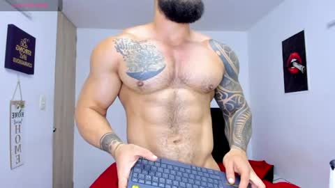 Snapshot of college_muscle_ass chatting on June 24, 9:19 am college_muscle_ass online show from June 24, 9:19 am