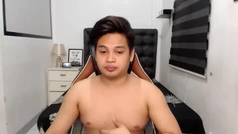 Snapshot of college_thai88 chatting on January 13, 9:19 am Victor Grey online show from January 13, 9:19 am