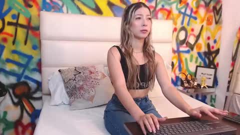 valentina online show from February 5, 11:59 am