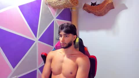 Snapshot of collins_emmett chatting on February 23, 6:27 pm EMMETT COLLINS online show from February 23, 6:27 pm