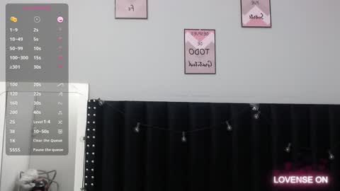 Snapshot of colombia_mommy_ chatting on December 16, 12:27 pm GRETCHEN online show from December 16, 12:27 pm