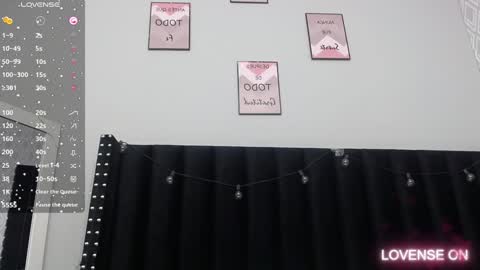 Snapshot of colombia_mommy_ chatting on January 9, 12:30 pm GRETCHEN online show from January 9, 12:30 pm