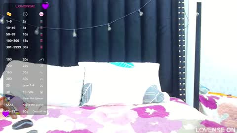 Snapshot of colombia_mommy_ chatting on March 11, 3:34 pm GRETCHEN online show from March 11, 3:34 pm