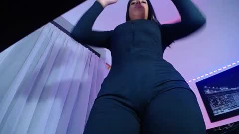  Nahomi  online show from December 17, 10:54 am