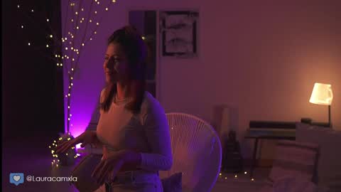 Laura online show from January 26, 12:48 am