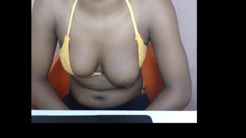 Snapshot of coltish_sexy chatting on October 10, 11:15 pm coltish_sexy online show from October 10, 11:15 pm