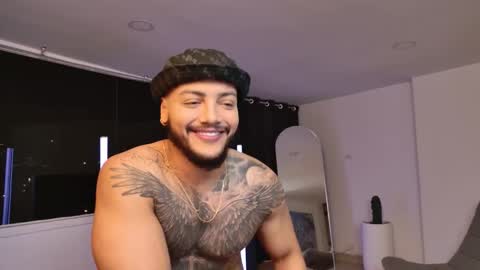 Jhoan online show from October 17, 2:04 am