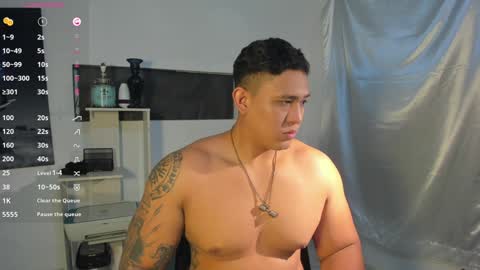 Snapshot of coltonmassif_ chatting on December 12, 6:57 am coltonmassif_ online show from December 12, 6:57 am