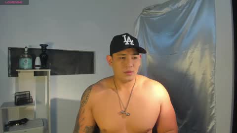 Snapshot of coltonmassif_ chatting on December 22, 7:33 am coltonmassif_ online show from December 22, 7:33 am