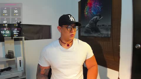 Snapshot of coltonmassif_ chatting on January 5, 6:46 am coltonmassif_ online show from January 5, 6:46 am