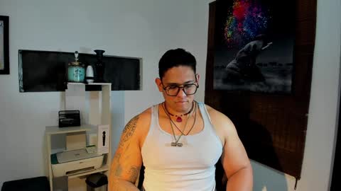 Snapshot of coltonmassif_ chatting on January 22, 8:18 am coltonmassif_ online show from January 22, 8:18 am