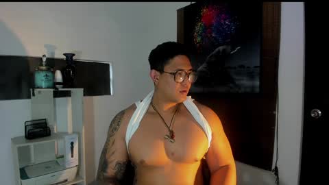 Snapshot of coltonmassif_ chatting on January 25, 10:18 pm coltonmassif_ online show from January 25, 10:18 pm