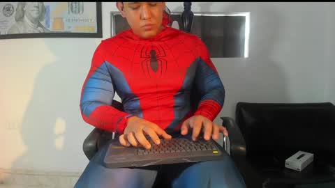 Snapshot of coltonmassif_ chatting on January 31, 4:38 pm coltonmassif_ online show from January 31, 4:38 pm