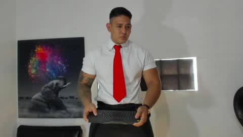 Snapshot of coltonmassif_ chatting on February 6, 4:58 pm coltonmassif_ online show from February 6, 4:58 pm