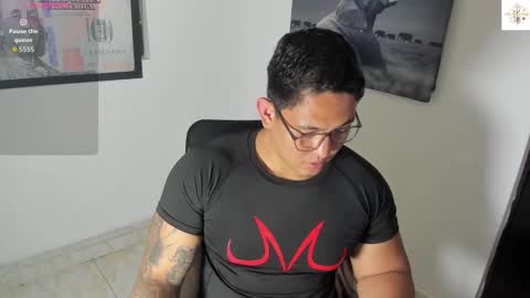 coltonmassif_ online show from November 4, 1:59 am