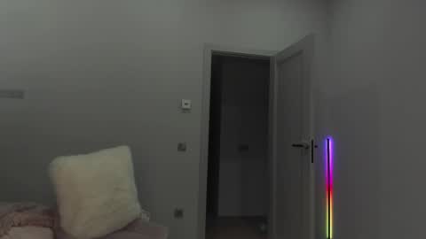 Snapshot of cometoseeme_ chatting on October 23, 3:00 pm Alice online show from October 23, 3:00 pm