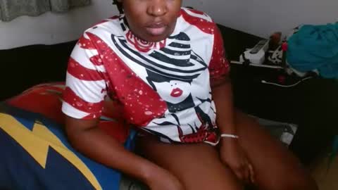 Snapshot of comicalcara chatting on November 14, 5:33 pm Cara online show from November 14, 5:33 pm