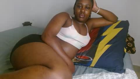 Snapshot of comicalcara chatting on December 14, 11:42 pm Cara online show from December 14, 11:42 pm