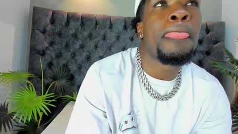 COMPTON online show from November 27, 3:52 am