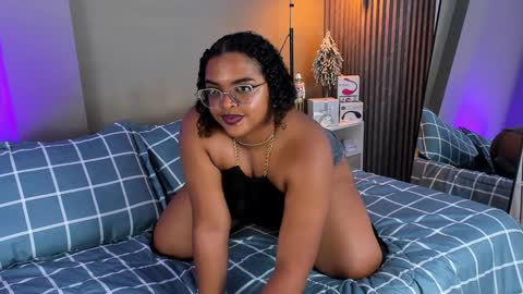 conielaurenth online show from December 27, 1:11 am