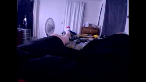 Snapshot of connlee10929154 chatting on April 4, 9:18 am connlee10929154 online show from April 4, 9:18 am