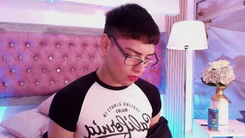 Snapshot of connor_kings chatting on June 9, 1:01 pm Connor online show from June 9, 1:01 pm